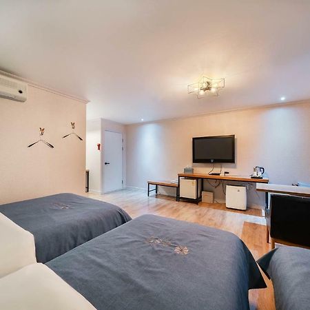 Ost Hotel Chuncheon Eksteriør billede