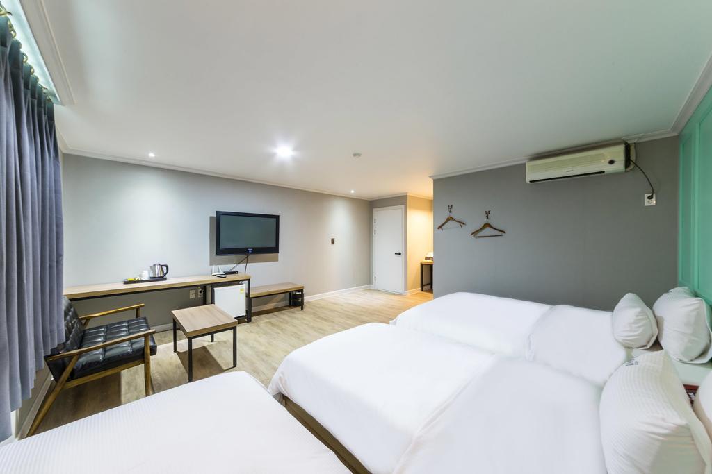 Ost Hotel Chuncheon Eksteriør billede