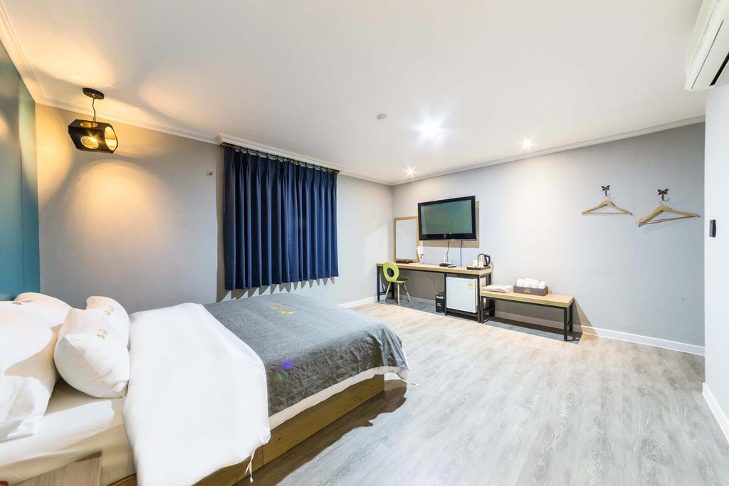 Ost Hotel Chuncheon Eksteriør billede