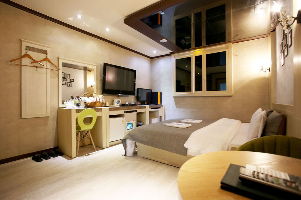 Ost Hotel Chuncheon Eksteriør billede