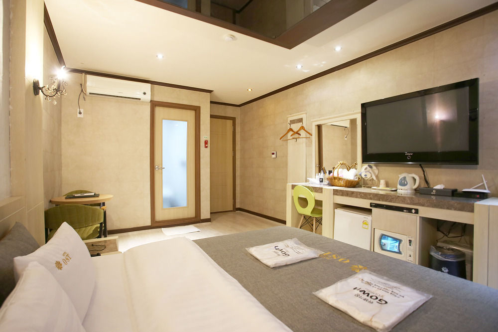 Ost Hotel Chuncheon Eksteriør billede