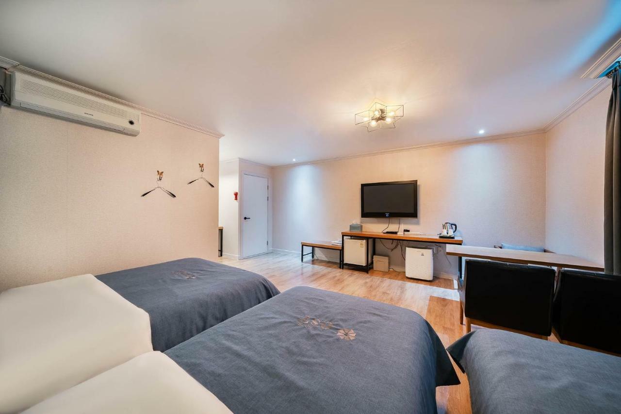 Ost Hotel Chuncheon Eksteriør billede