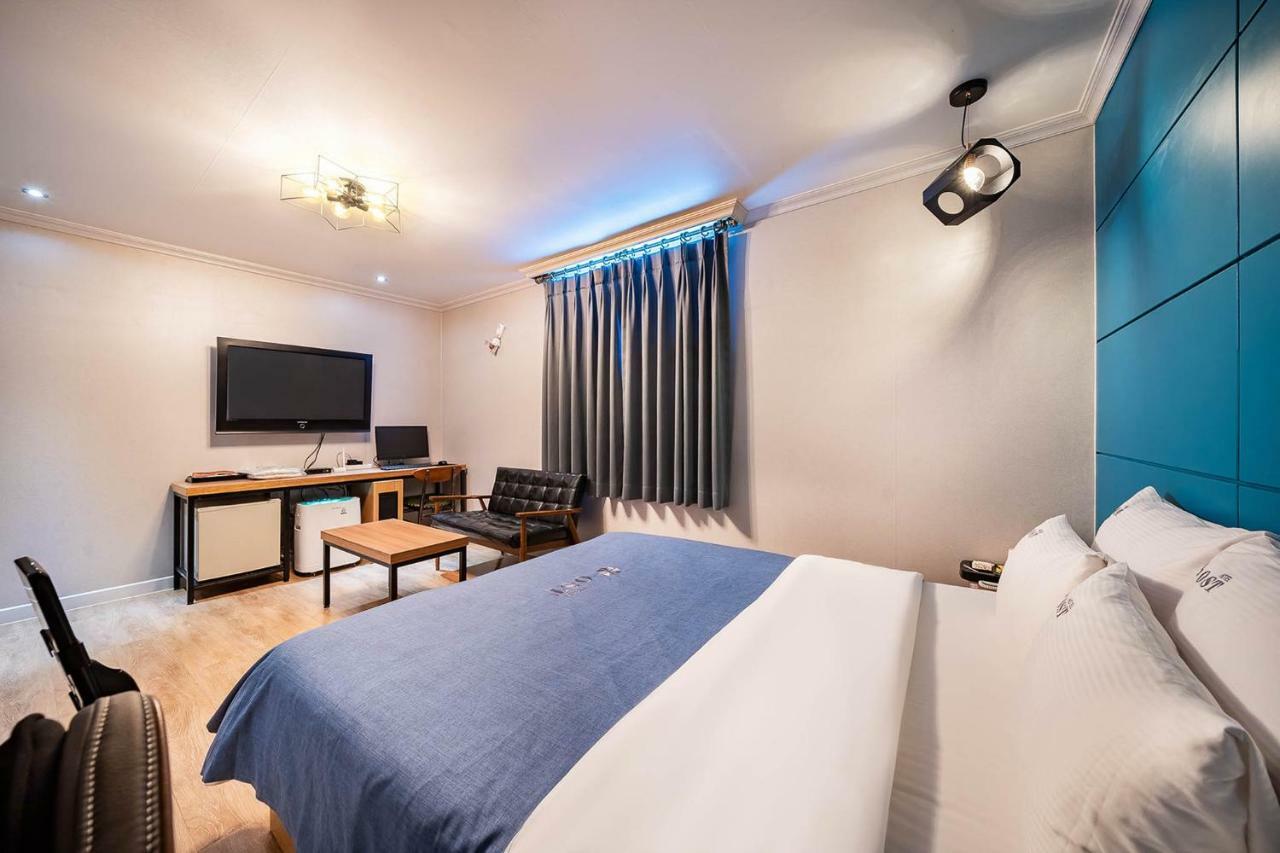 Ost Hotel Chuncheon Eksteriør billede