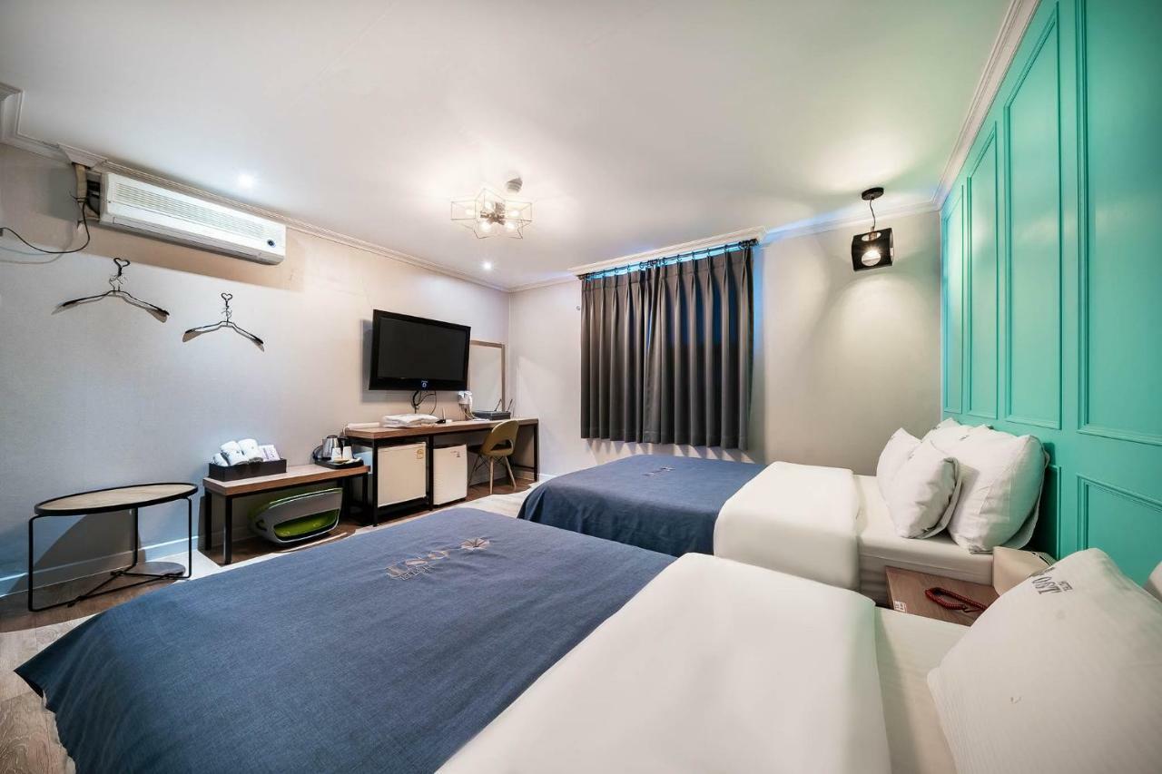 Ost Hotel Chuncheon Eksteriør billede