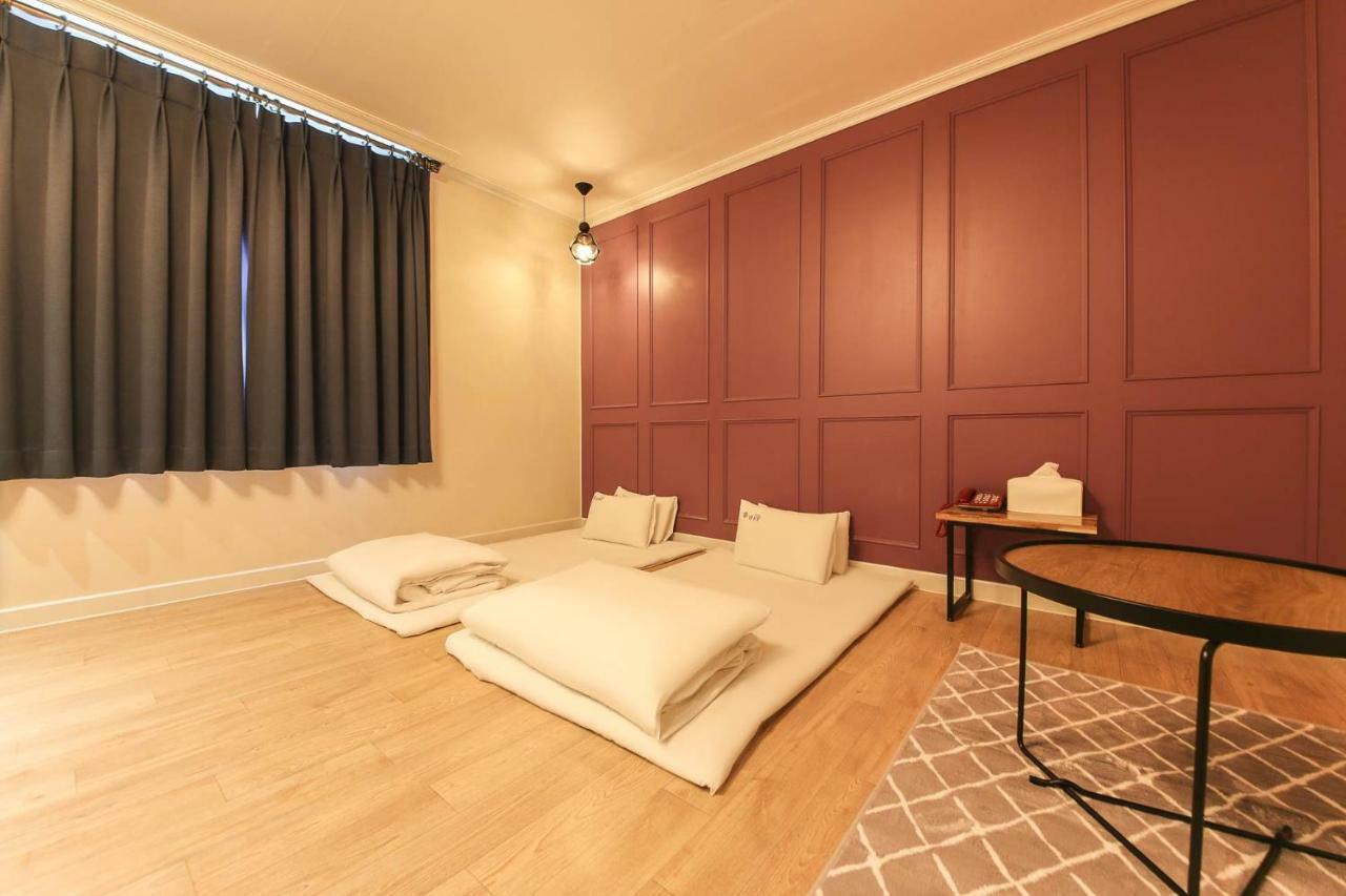 Ost Hotel Chuncheon Eksteriør billede
