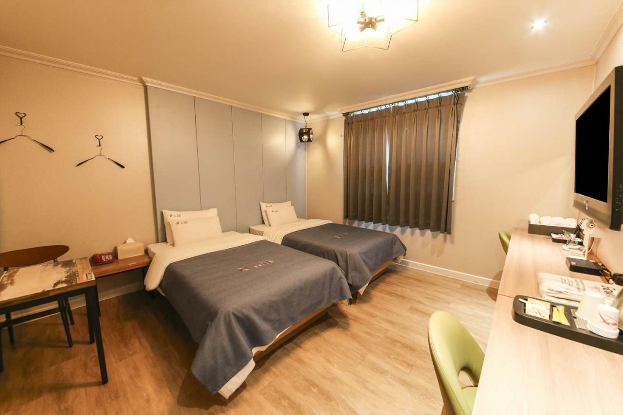 Ost Hotel Chuncheon Eksteriør billede