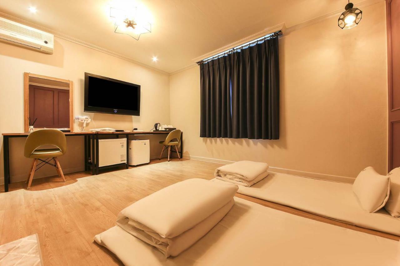 Ost Hotel Chuncheon Eksteriør billede
